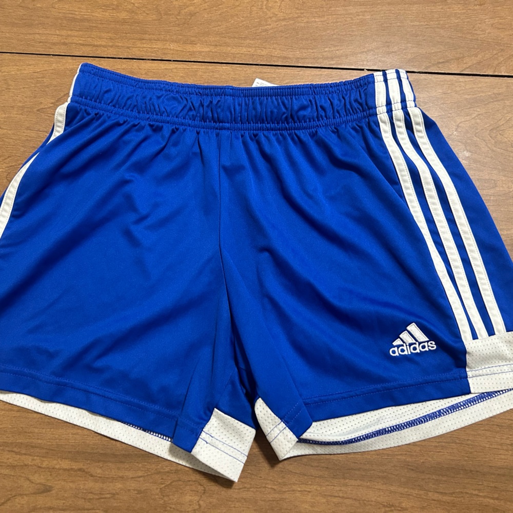 Women’s adidas athletic short size small